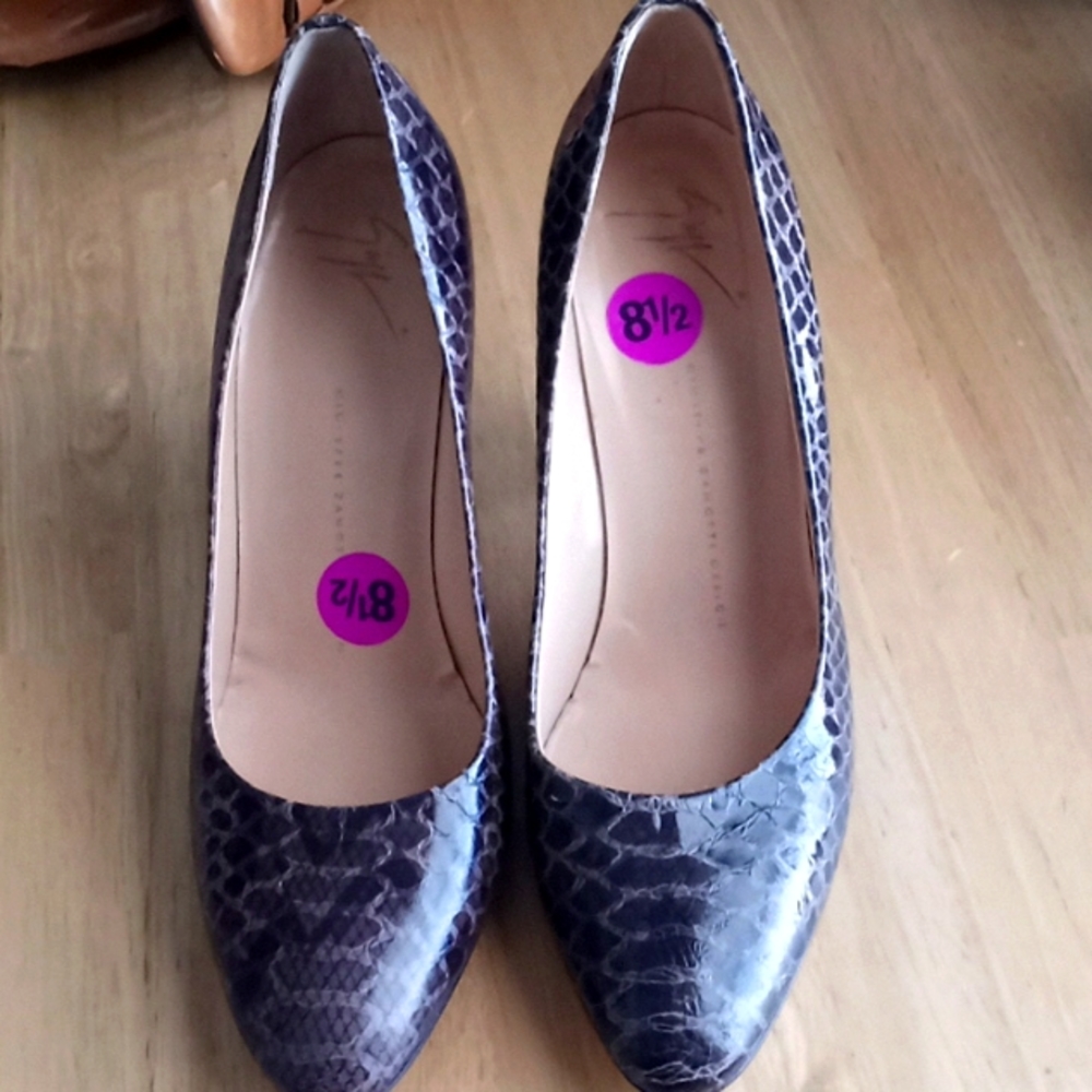 Vera Cuoio 8.5 pumps